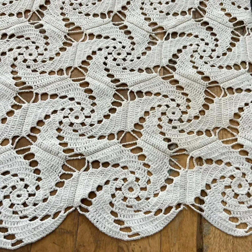 Antique Vintage Hand Crocheted Ivory Bedspread Tablecloth Coverlet 75”x86”